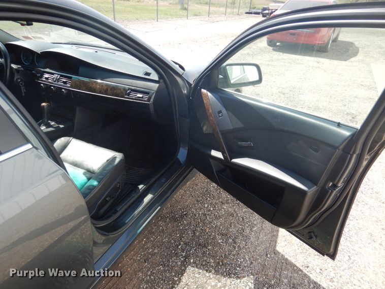 image for item GO9190 2006 BMW 530XI