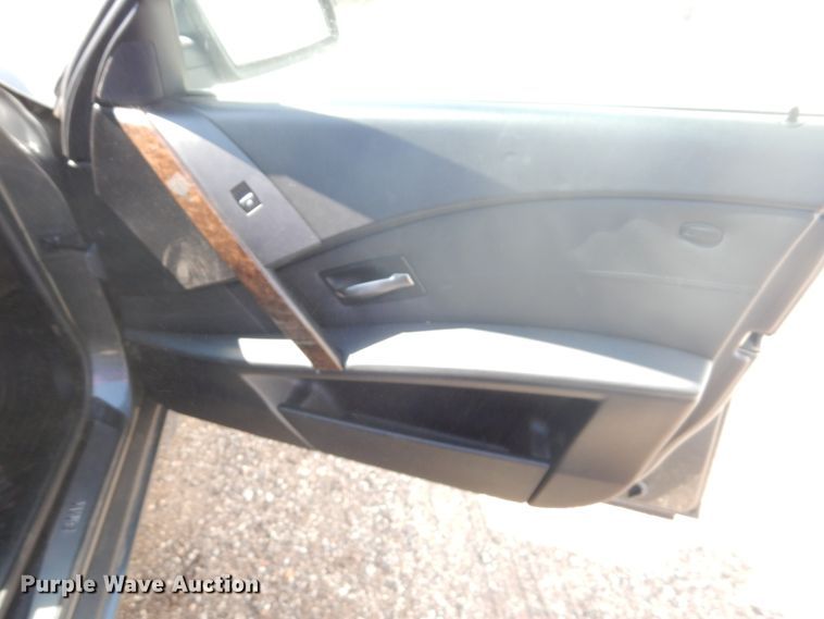 image for item GO9190 2006 BMW 530XI