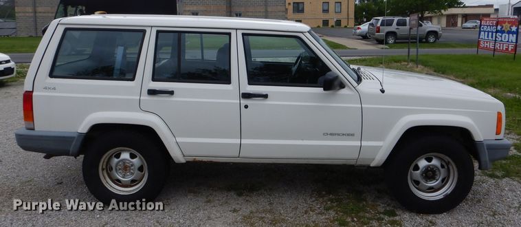 image for item GO9683 1999 Jeep Cherokee  SUV