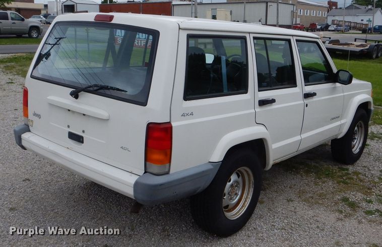 image for item GO9683 1999 Jeep Cherokee  SUV