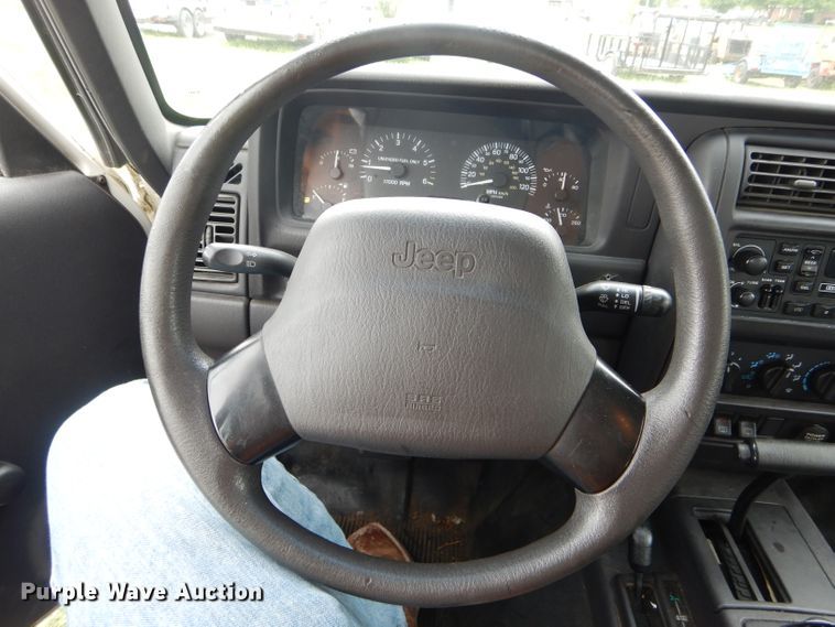 image for item GO9683 1999 Jeep Cherokee  SUV