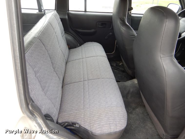 image for item GO9683 1999 Jeep Cherokee  SUV