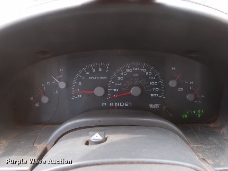 image for item GS9927 2004 Ford Expedition XLT  SUV