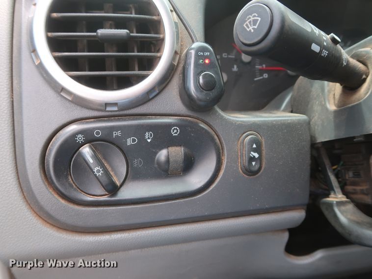 image for item GS9927 2004 Ford Expedition XLT  SUV