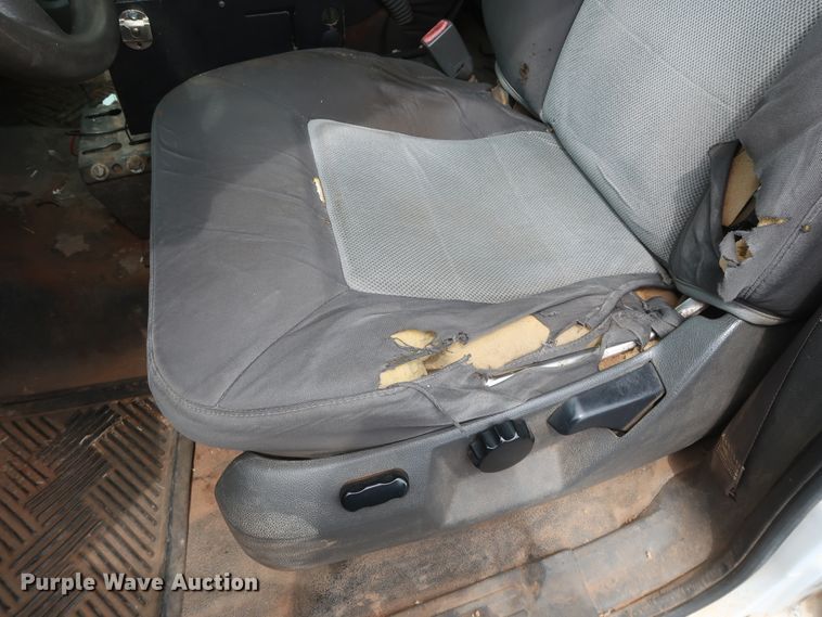 image for item GS9927 2004 Ford Expedition XLT  SUV