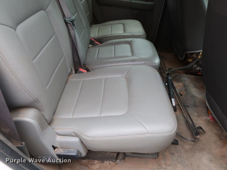 image for item GS9927 2004 Ford Expedition XLT  SUV