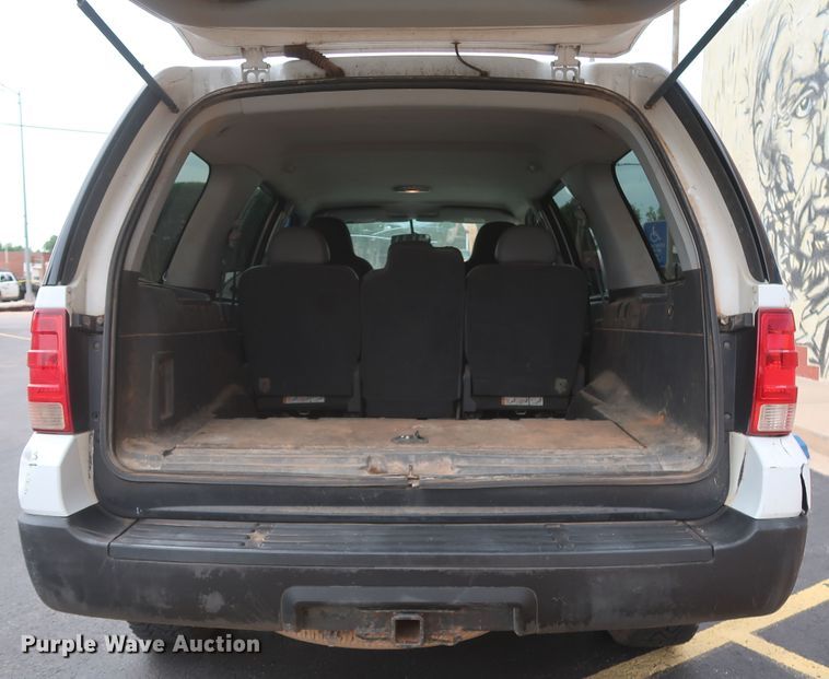 image for item GS9927 2004 Ford Expedition XLT  SUV