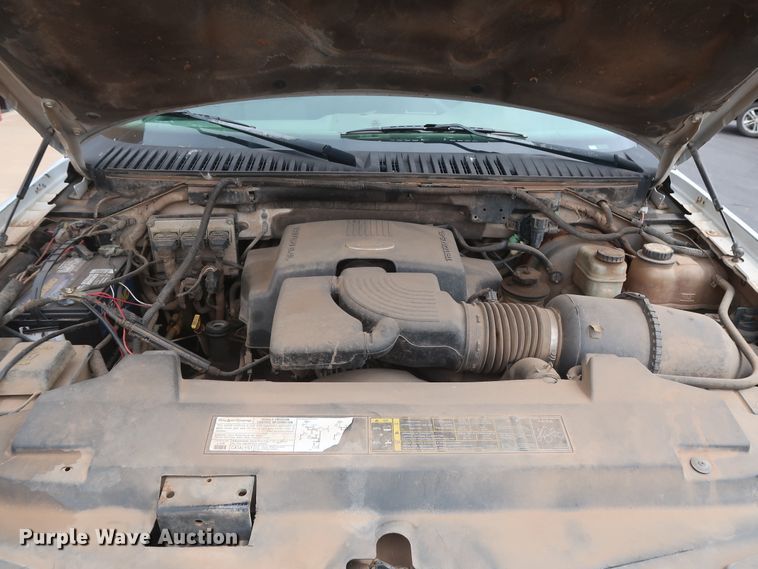 image for item GS9927 2004 Ford Expedition XLT  SUV