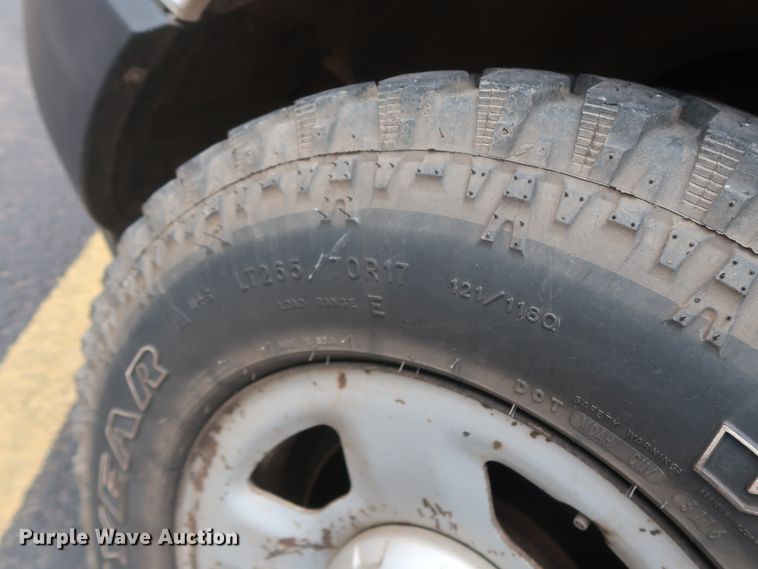 image for item GS9927 2004 Ford Expedition XLT  SUV