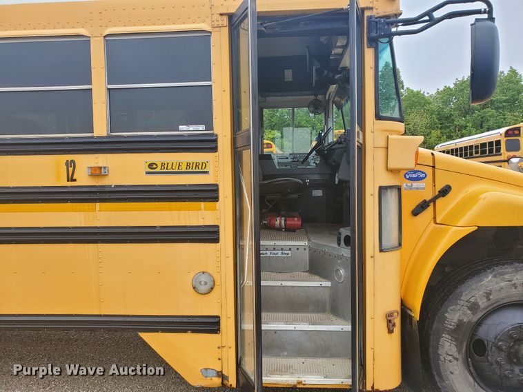 image for item GV9007 2006 Blue Bird L67061  school bus