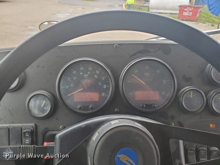 image for item GV9007 2006 Blue Bird L67061  school bus