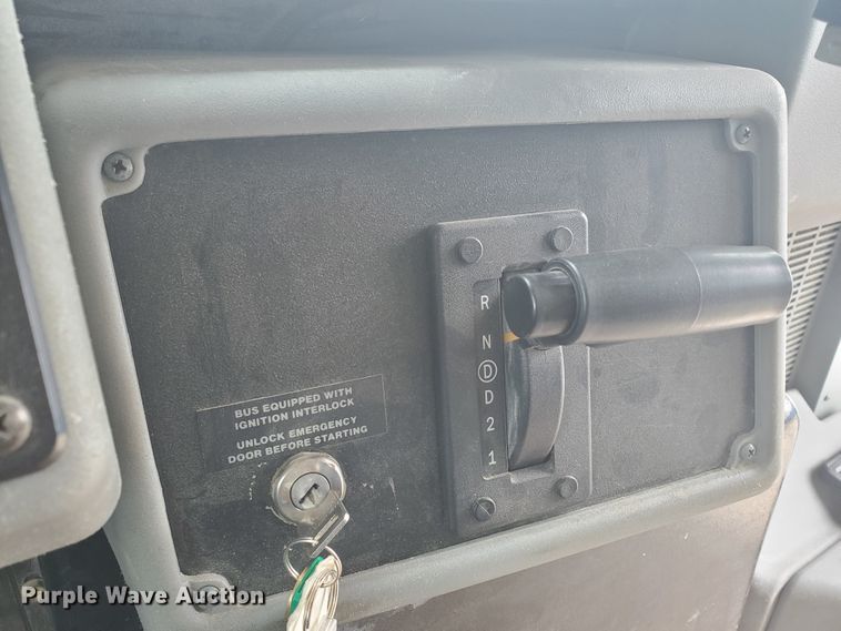 image for item GV9007 2006 Blue Bird L67061  school bus