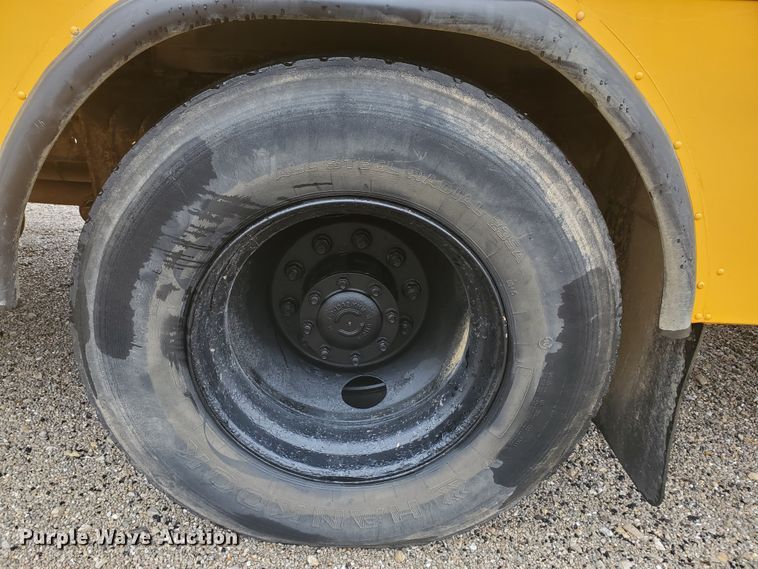 image for item GV9007 2006 Blue Bird L67061  school bus