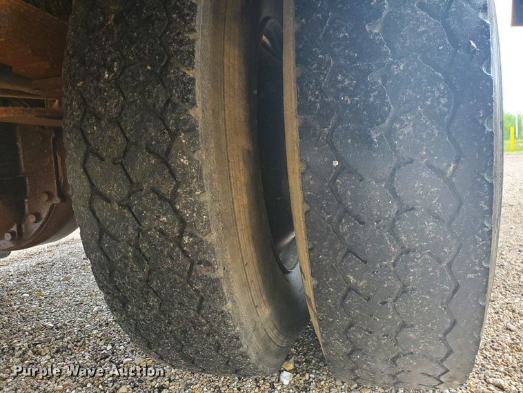 image for item GV9007 2006 Blue Bird L67061  school bus