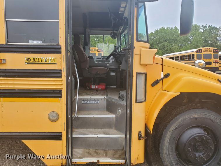 image for item GV9008 2007 Blue Bird L072648  school bus