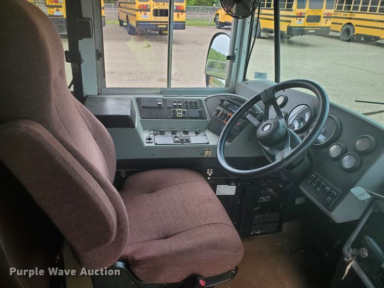 image for item GV9008 2007 Blue Bird L072648  school bus