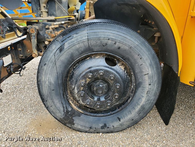 image for item GV9008 2007 Blue Bird L072648  school bus