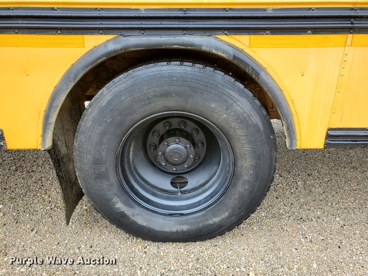 image for item GV9008 2007 Blue Bird L072648  school bus