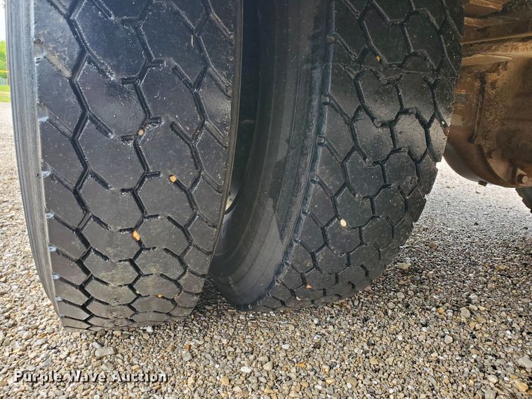 image for item GV9008 2007 Blue Bird L072648  school bus