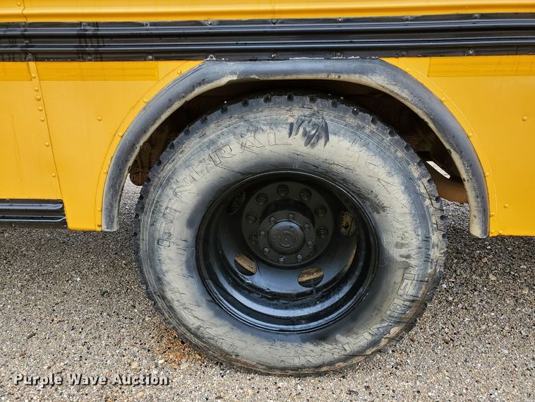 image for item GV9008 2007 Blue Bird L072648  school bus