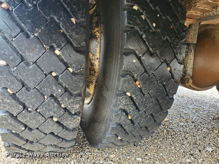 image for item GV9008 2007 Blue Bird L072648  school bus