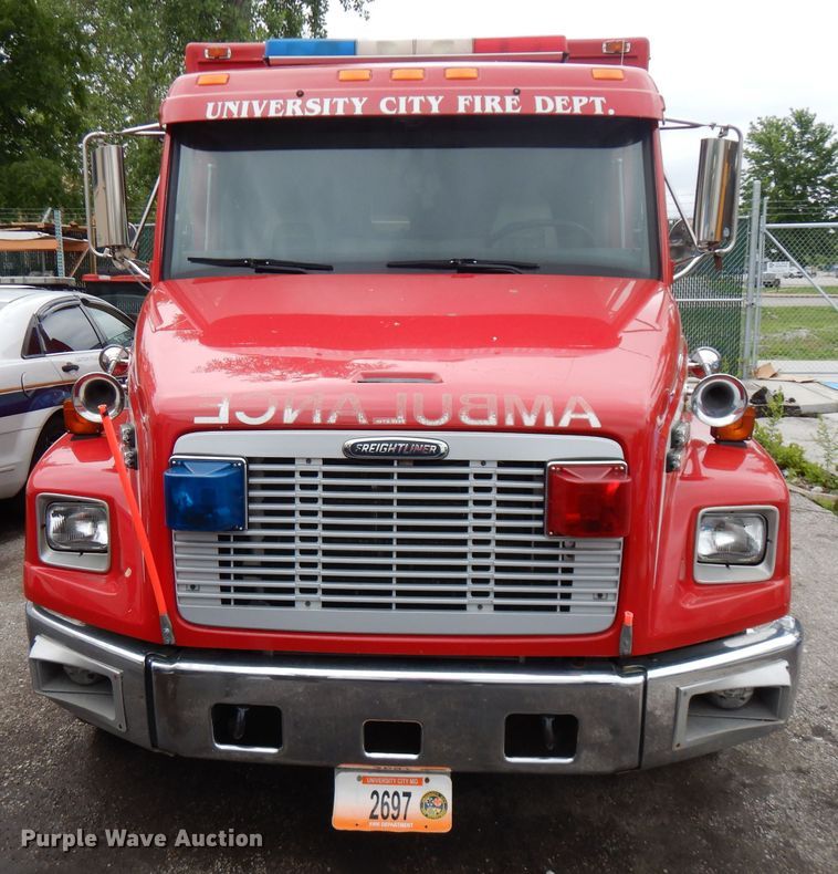 image for item GV9032 1999 Freightliner FL50  ambulance