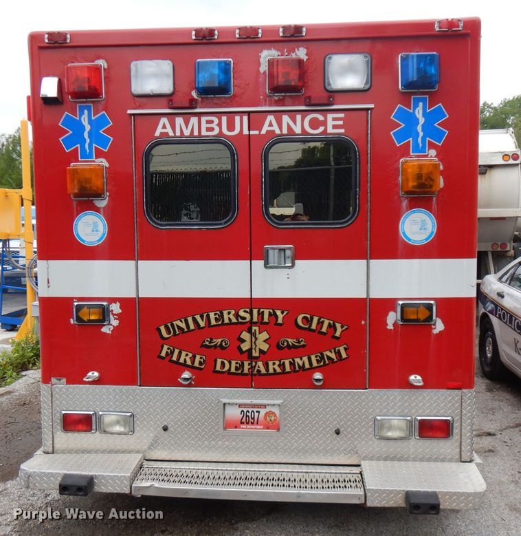 image for item GV9032 1999 Freightliner FL50  ambulance