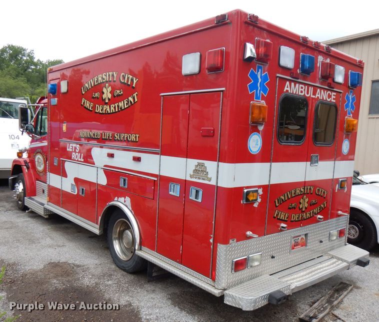 image for item GV9032 1999 Freightliner FL50  ambulance