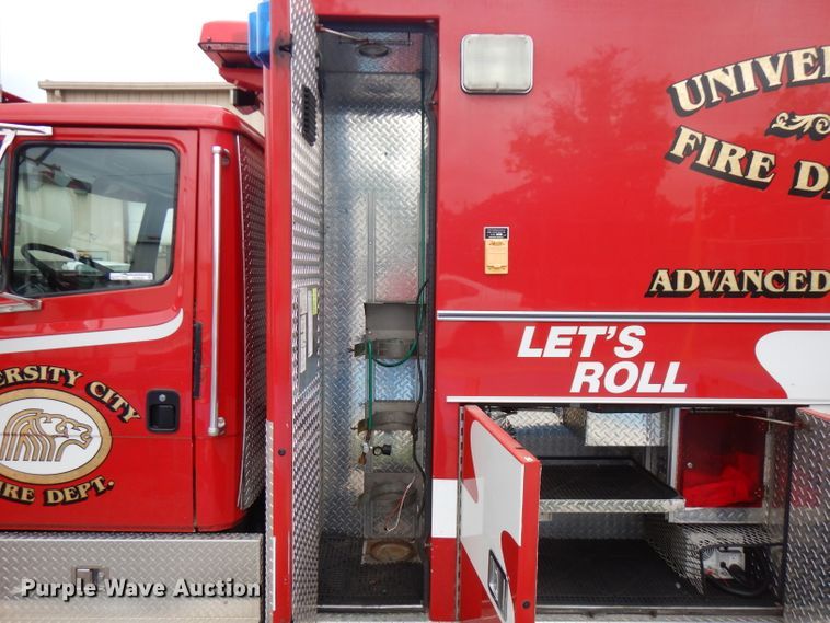 image for item GV9032 1999 Freightliner FL50  ambulance