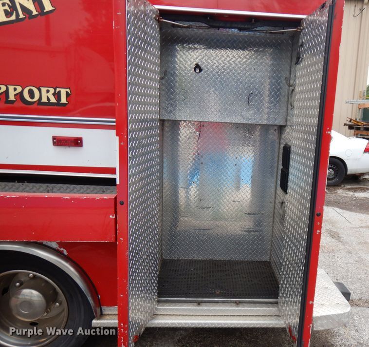 image for item GV9032 1999 Freightliner FL50  ambulance