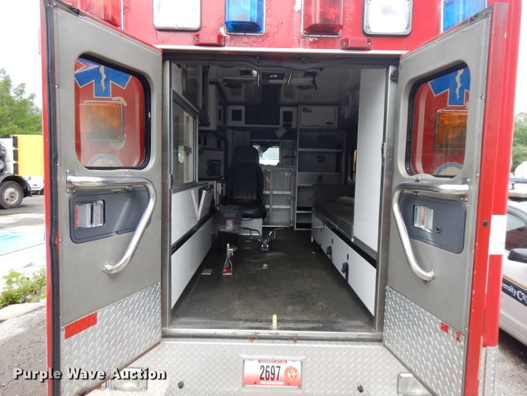 image for item GV9032 1999 Freightliner FL50  ambulance