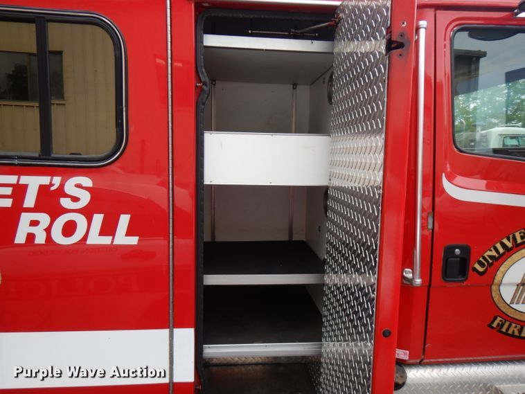 image for item GV9032 1999 Freightliner FL50  ambulance