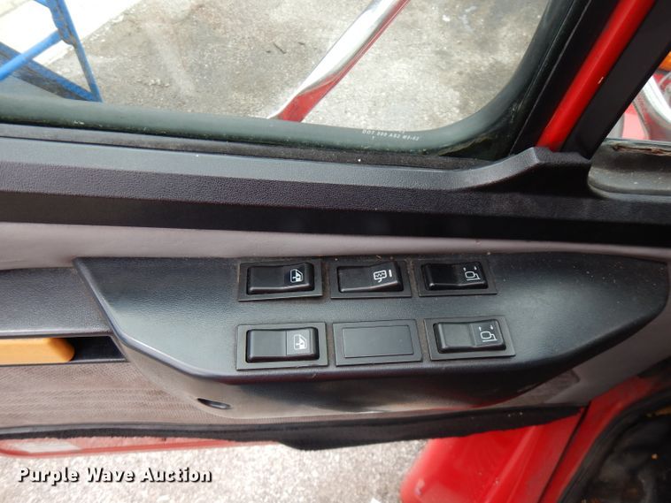 image for item GV9032 1999 Freightliner FL50  ambulance