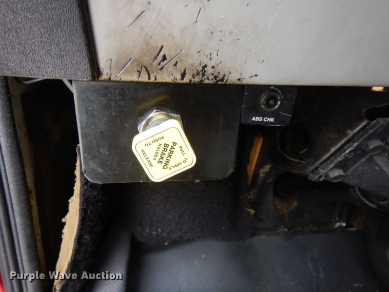 image for item GV9032 1999 Freightliner FL50  ambulance