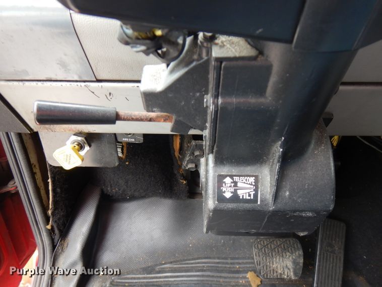 image for item GV9032 1999 Freightliner FL50  ambulance