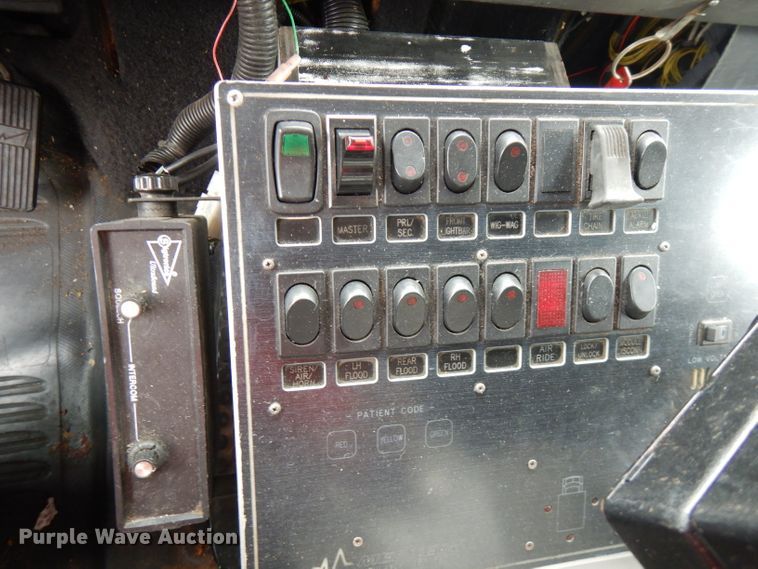 image for item GV9032 1999 Freightliner FL50  ambulance