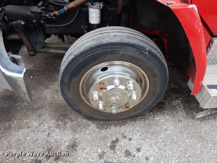 image for item GV9032 1999 Freightliner FL50  ambulance