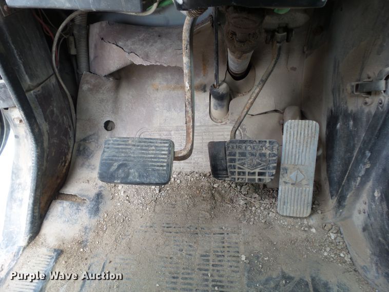 image for item GX9065 1990 International 8200  semi truck