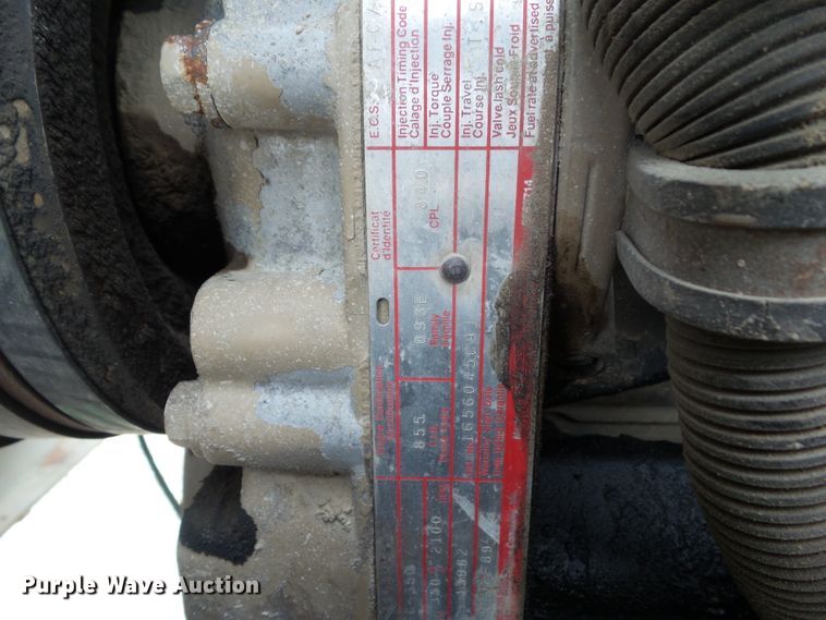 image for item GX9065 1990 International 8200  semi truck