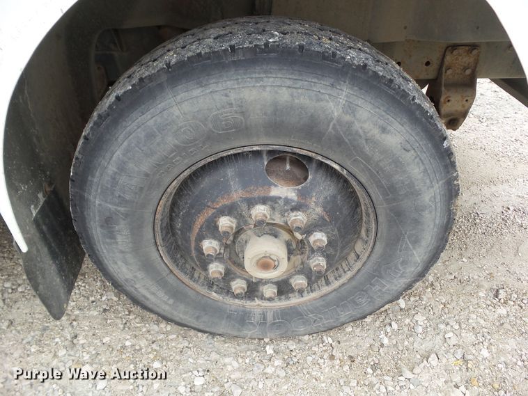 image for item GX9065 1990 International 8200  semi truck