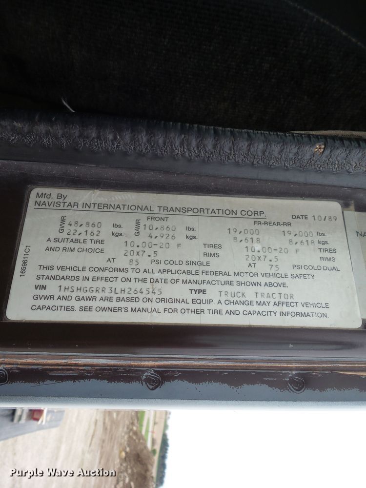 image for item GX9065 1990 International 8200  semi truck