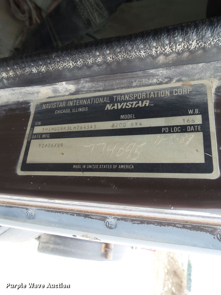 image for item GX9065 1990 International 8200  semi truck