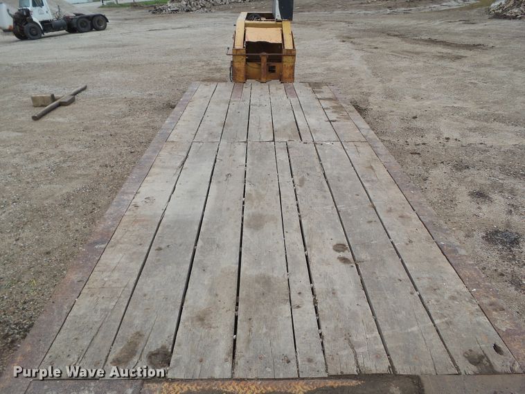 image for item GX9066 1989 Load King PHD70/90-3 lowboy equipment trailer