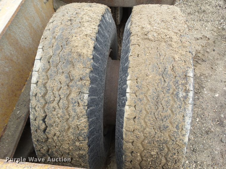 image for item GX9066 1989 Load King PHD70/90-3 lowboy equipment trailer