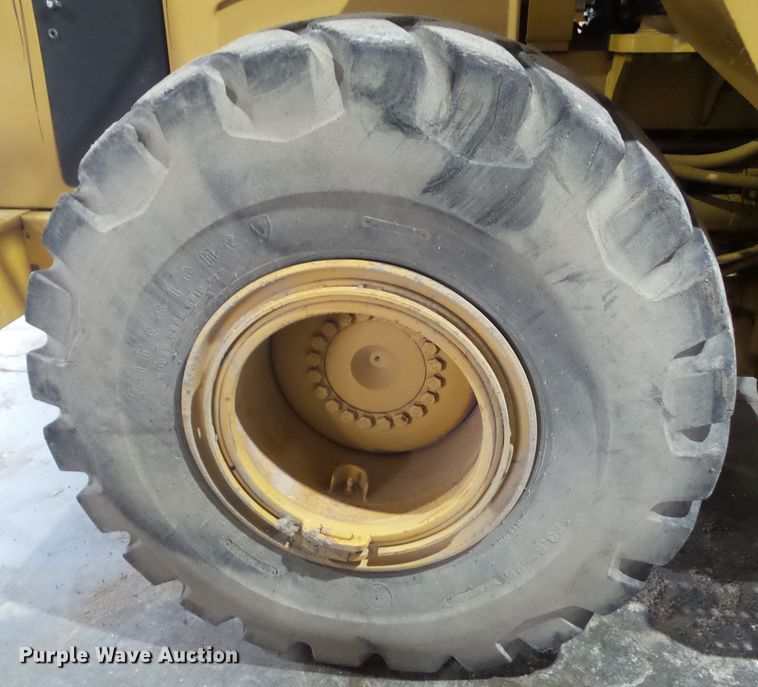 image for item GX9069 (5) Firestone 23.5-25 tires