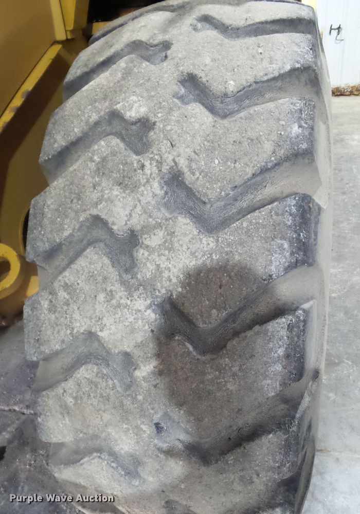 image for item GX9069 (5) Firestone 23.5-25 tires