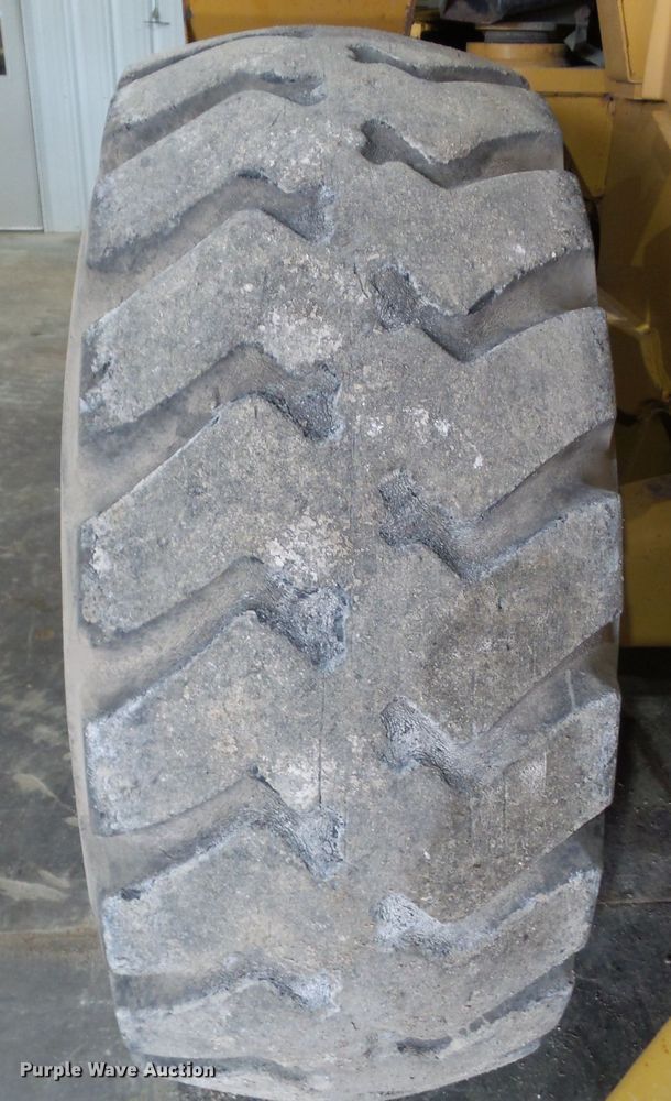 image for item GX9069 (5) Firestone 23.5-25 tires