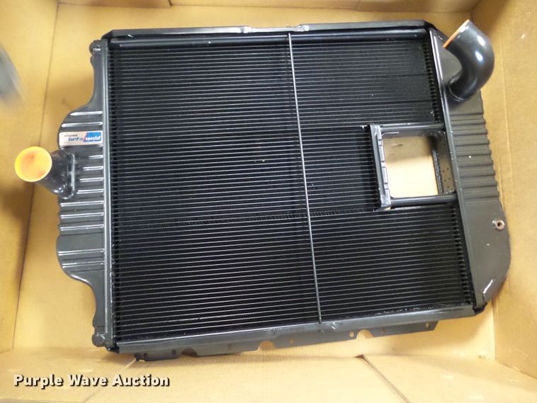 image for item GX9070 International 4700 radiator
