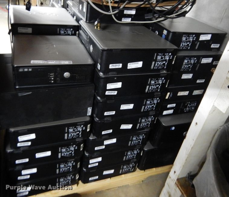 image for item HT9070 Approximatley 44 Dell CPUs