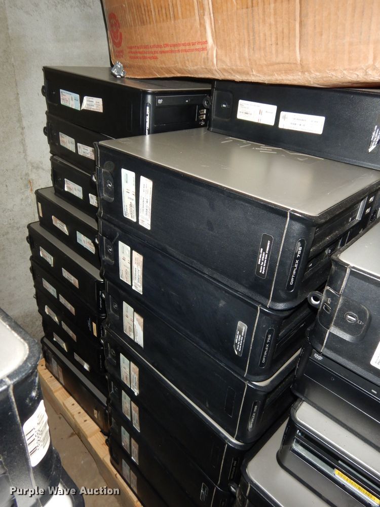 image for item HT9070 Approximatley 44 Dell CPUs